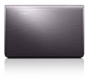 Lenovo Ideapad 15,6 HD LED Z575am AMD A6 Quad Core - A6-3400, 6GB, 750GB, AMD Mobility Radeon HD6520G + Radeon HD 6650, BT, webcam, W7HP