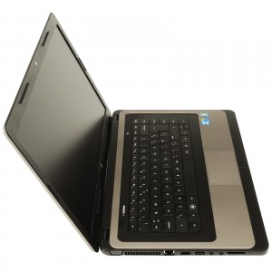 HP 630 15.6 HD Core i3-370M 2.4GHz, 4GB, 500GB, DVD-RW, AMD HD6370M, Linux, 6cell, + táska